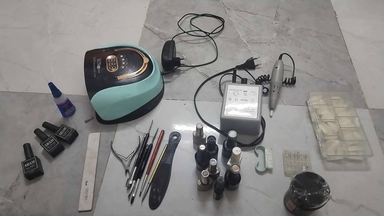 عدة أظافر أكريلك للبيع 💅
عدة كاملة شبه جديدة، استعمال قليل جداً لأن ما عرفت أستخدمها
تحتوي على:
جهاز تجفيف UV/LED
ماكينة برد كهربائية
ألوان جل وأكريلك
أدوات كاملة (مبارد، فرش، قاطع، تنظيف…)
أظافر جاهزة
مناسبة للمبتدئات
نظيفة وجاهزة للاستخدام 
السعر ٦٥ وبيها مجال


**إذا كنت صاحب هذا الإعلان وتريد حذفه لأي سبب، رجاءا أرسل رسالة إلى الدعم الفني**