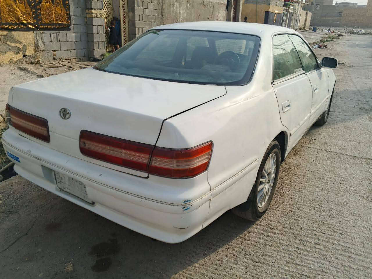 السلام عليكم
مارك 2000
 كير ومكينه جدد 
تبريد شغال 
حداديه 85٪
سياره حلوه وجاهزه 
سعرها ٢٩ وبيها مجال 
مكانها شطره 
***********
