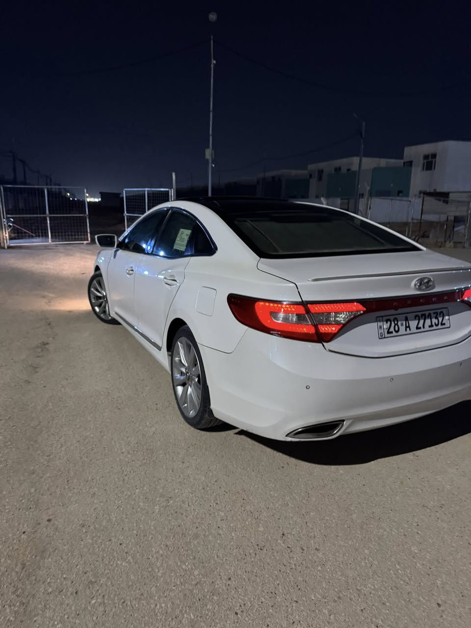 سلام عليكم للبيع أزيرا موديل2015
فول مواصفات للأخير:
فتحت سقف بانوراما
بصمة
كشنات كهرباء
برده خلفيه كهربائيه
دواخل ملكي
لدات خلفي امامي 
كأمره دواره 
حساسات امامي خلفي
شاشة لكزز
شاشة اعطال
السياره بدون ضربه فقط بيه جاملغ خلفي مرشوش بدون معجون ولسونار مرفوق بلمنشور
السعر 132بيه مجال حك الجيه مكان السياره نجف شارع المجمعات 
للأستفسار:***********
