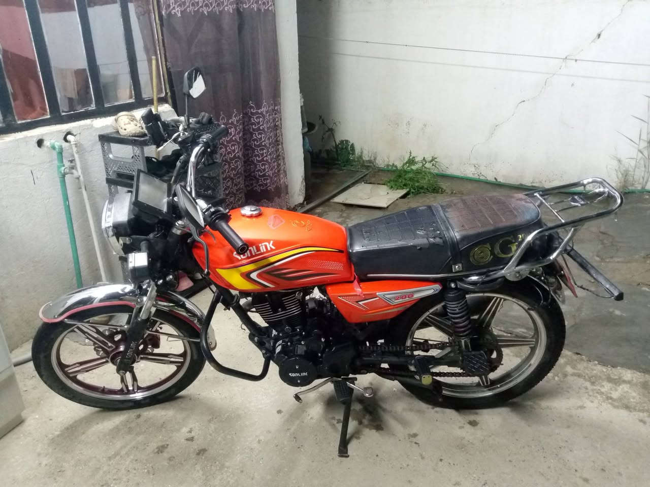 سلام عليكم من رخصت الادمن
شباب دراجه سولنك 2025راجه خير من الله رقم وسنويه بغداد مكينه cc200 الون الاسود  كفاله عامه مكينه ما وأصلها اسبانه عل البلاد دراجه مشتريلها شاصي مرقم مال تايكر 2021 يعني بل سنويه تقره 2021 دراجه حلوه ونضيفه السعر 1750 وبيها مجال للشراي للاستفسار اكثر اتصل ودالل ***********هاذا رقمي
