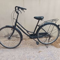 دراجة ومرشحة مطبخ ومضخم صوت سيارة  للبيع للتواصل على الرقم 07701651744
