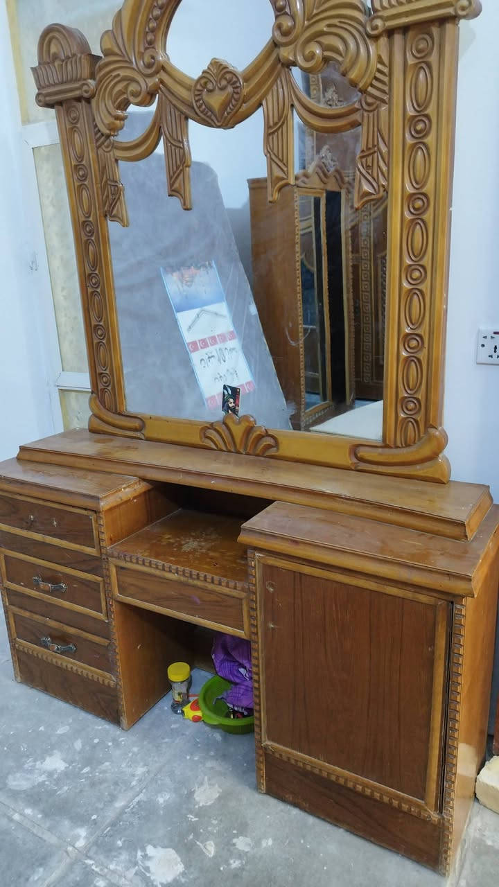 غرفة نوم ام 6  صاج عراقي 5 ملم
السعر 650 وبيها مجال   مكاني ديوانيه قضاء سومر 
***********
