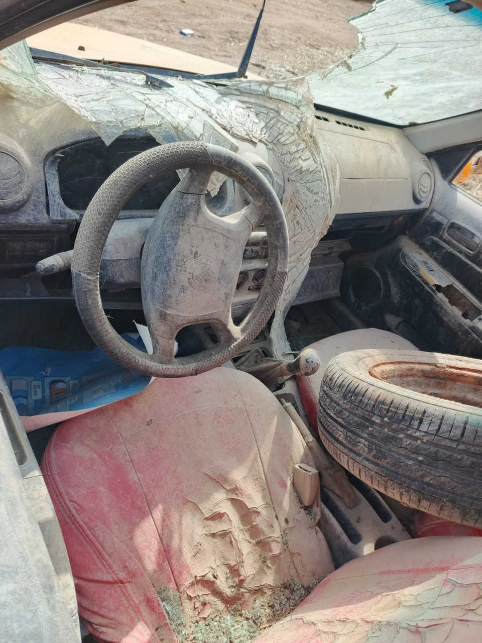 جيلي سي كي موديل ١٣ باسمي سنويه ساقطه الماني مشروع وطني مامطلوبه لا غرامه ولا هيئه متروكه مكينه ماتشتغل كشره مكفوله كير حداديه تايرات حته تبريدها جاي يشتغل هسه ابيعها كوم حديد قفلها ٦ ورقات الشراي يتصل ويدلل***********مكلف بلنشر
