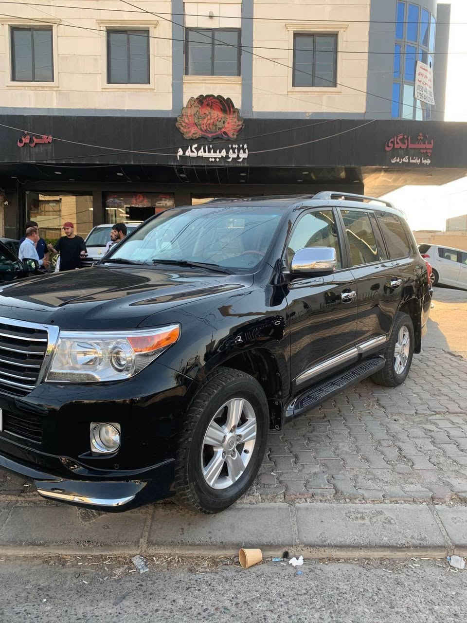 Land Cruiser.   
Model   2013 
Gxr , slayt 
بێ سبوغ ، بێ ئێڕباگ 
3 جێگا سارد ، ١ کارت 
کەمەک کالبونەوە هەیە
مەکینە کەپس V6 
رەقەم و سەنەوی نوێ 
ڕۆیشتن / ٢٨٠ هەزار کم 

نرخ / ٣٣٠$
*********** أربيل, العراق
