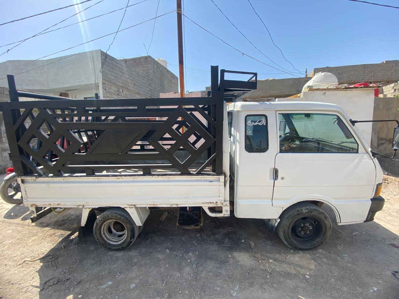 للبيع السيارة بأسمي موديل94 بنكو مشروع وطني بغداد رقم جديد تجي ابيعها الك من البيت وشرط التحويل بأقل من 15 يوم بنفس يوم البيع عقد مروري وبراءة ذمة غير هالشي ما ابيع  السيارة رايدها ب43 وتاخذ كل ملحقاتها سبيرات على جك هايدروليك على مثلثة وطفاية وكل العدة المشتريهن كلشي تاخذ 
مو اكو اليبيع تره كلشي ينزل منها وهنه ميسون كلهن مايسون ورقة 
مكاني ديالى بعقوبة 
***********
***********
