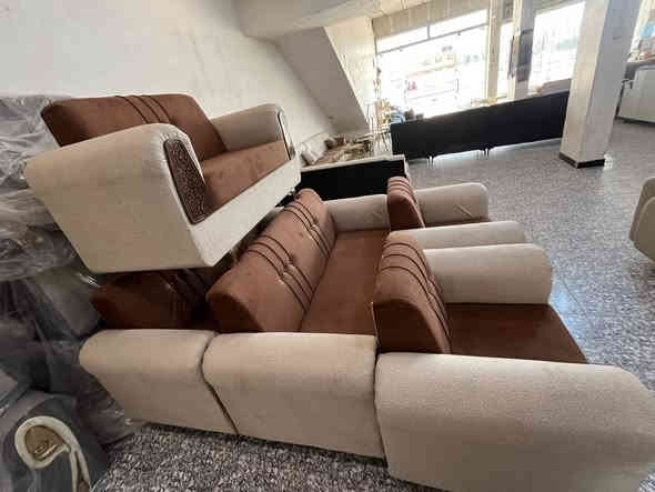 تخم قنفات ابو 10 مقعد 475 الف 
 .مقعد بلوك اسود .اسفنج مميز #زورونا_تجدون_كل_ما_هو_جديد  
للأســتفسـار الاتصال على الرقم‏*********** 
العنوان: 
كربلاء - حي العامل شارع المستوصف - مقابل مركز فحص الوافدين - قرب ثانويه الحرائر
