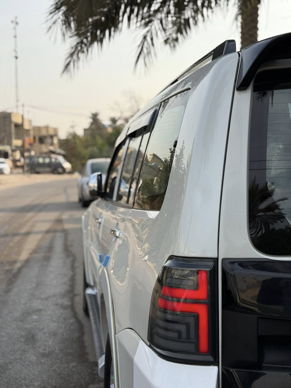 2009 ماشيه ١٣٨ الف بيها باب الجنطه مبدل نفس اللون وخشم جاملغ تكحيل كارت ومحرك مفتوح وما بيها نقص برغي السياره جديده كتلوكات شركه ودواسات الشركه موجوده سعر ب١٣٣ بيها مجال خاص موجود 
وهذا رقمي ***********
