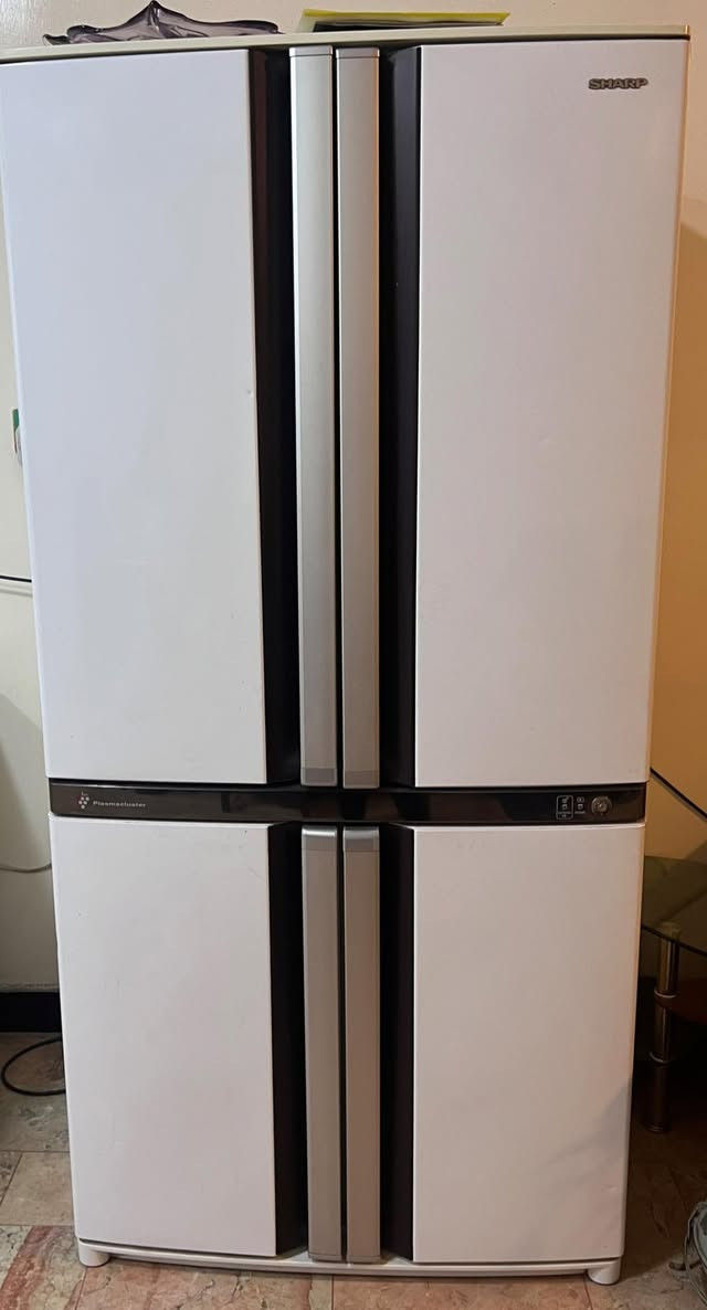 ثلاجه شارب  بس حاليًا الماطور محترك وتحتاج تبديل ماطور فقط الثلاجة قبل كانت تشتغل ممتاز والتبريد مالتها كلش قوي وما بيها أي مشكلة، اريدها 350 الف  
العنوان بغداد البلديات


**إذا كنت صاحب هذا الإعلان وتريد حذفه لأي سبب، رجاءا أرسل رسالة إلى الدعم الفني**