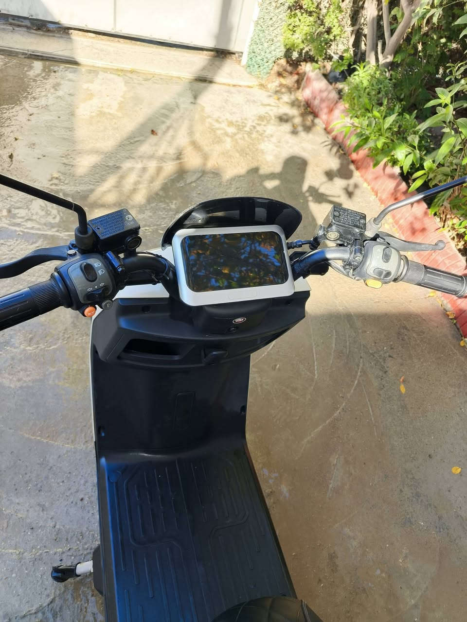 سكاي ١٠٠ باب اول
انسى شي اسمه عطل بنص المي فوت و ما عليها اي شي 
صارلها ٨ اشهر عندي ما صارف عليها لو ربع و ما مستخدمها هوايه 
السعر ٨٠٠  
المكان سبع البور 
***********
