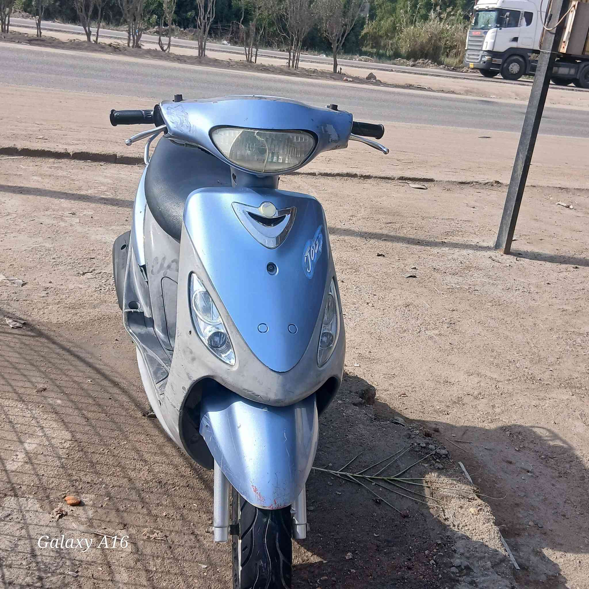 سلام عليكم شباب دراجه للبيع ماكس قجمه حلوة شغاله سلف وهندر وسنكانت وكلوب أمامي وخلفي دراجه مفتوحه دراجه شلعه ومعدل ماشاءالله قوية
السعر  ٦٥٠ وبيها مجال الطيبين ***********
العنوان البصره كرمة علي
