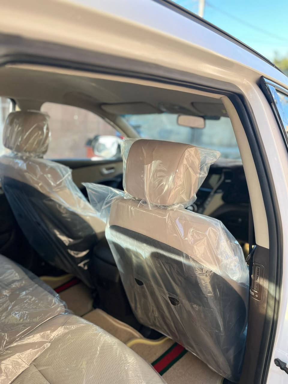 هونداي سنتاڤيا مديل 2016 لون ابيض وارد خليجي سبعه راكب محرك اربعه سلندر 2400 دوش الخليجي مرايات شفط كشن كهرباء ترحيب ويل كب كروم بك لايت لد لايت زنون مع لد مفتاح سويج مو بصمه شاشه كامرا حساسات رقم اربيل بأسم شركة الشوره سنويه منتهيه ورقم الماني كلفة التجديد شركه مع الرسوم 6ورقات تم الاتفاق مع الشركه تسلمه الهم يسلمونك جاهزه رقم وسنويه مع وكاله حداديه جديده بلكامل كلشي مبدله تبريد جيد ادامه كامله عبوه فيتبم وفلاتر كله جديده مبدل زيت المحرك مع زيت الكير دواخل جديده السياره بيه صبغ غير مكفوله من الصبغ الصبغ اثر دحكات وضربات بسيطه جاملغات خلفيه مع قبق الجنطه صبغ جاملغ امامي ايسر صبغ النيد صبغ كصة القماره شبر صبغ اثر تكشير السياره جاهزه من جميع النواحي ما بيه اي نقص السعر 125 ورقه بيه مجال جدآ بسيط 
اتصال ***********
العنوان البصره المعقل قرب مستشفى الموانئ
