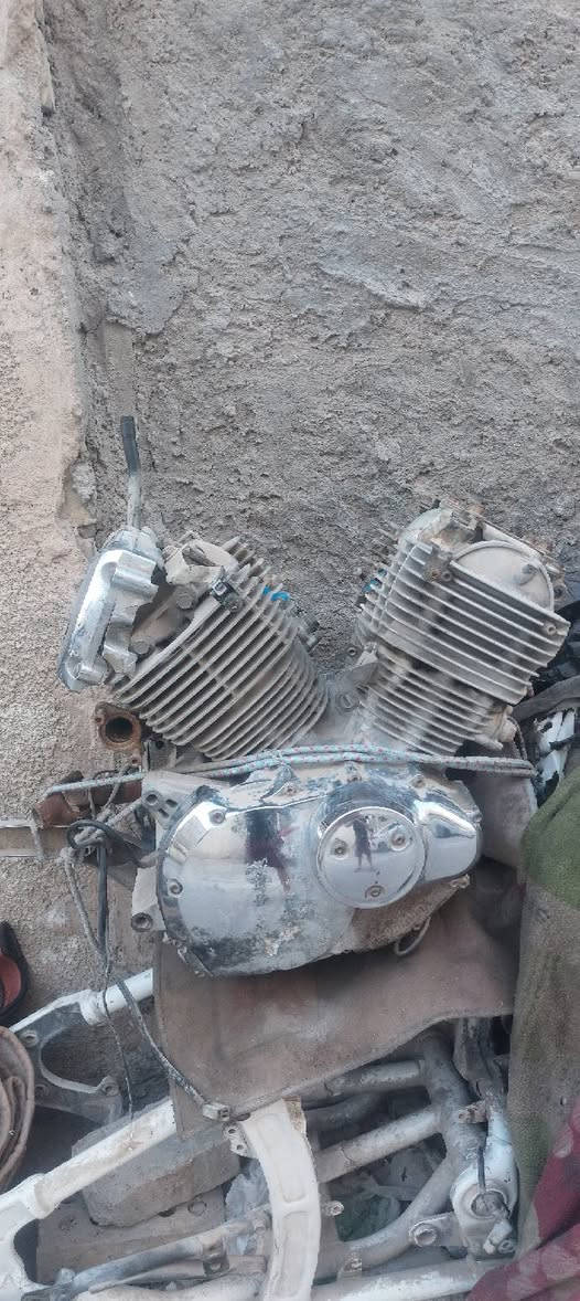 محرك دراك ستار 400 cc
فتحته من دراجه مكلوبه 
امانه الله الصالنصه والكابرتر من فتحتهم ولا قطره دهن 
اني ابيع كوم حديد  السعر ٣٠٠  قفل  قفل 
هذه رقمي 
***********  خابرني وتدلل
