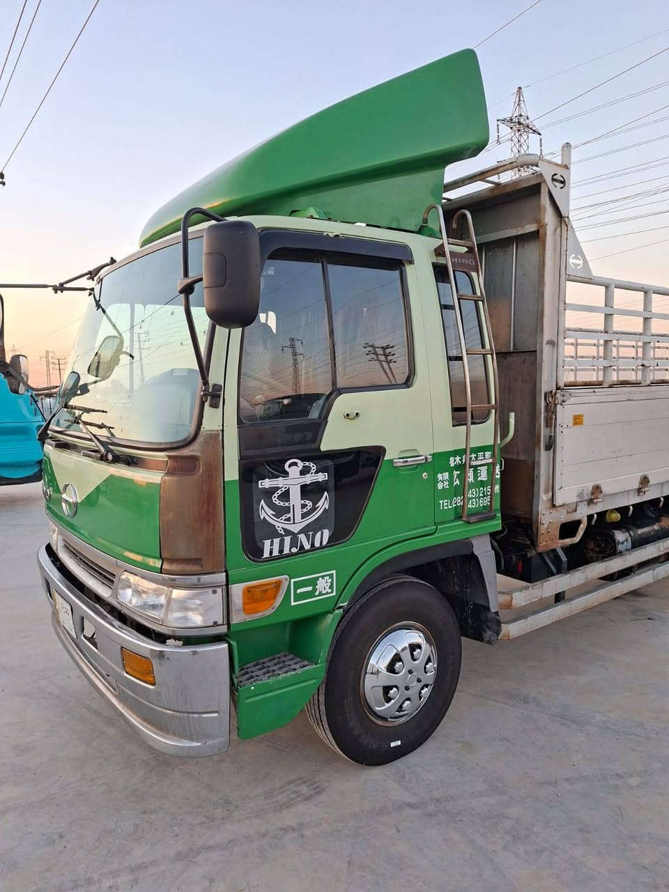 سلام عليكم هينو انكر للبيع موديل 96 اصل رقم بغداد تحويل مكينه 80 فووول عادي طول سته وربع تخم تاير مكفوله كفاله عامه العنوان واسط الصويرة ***********
