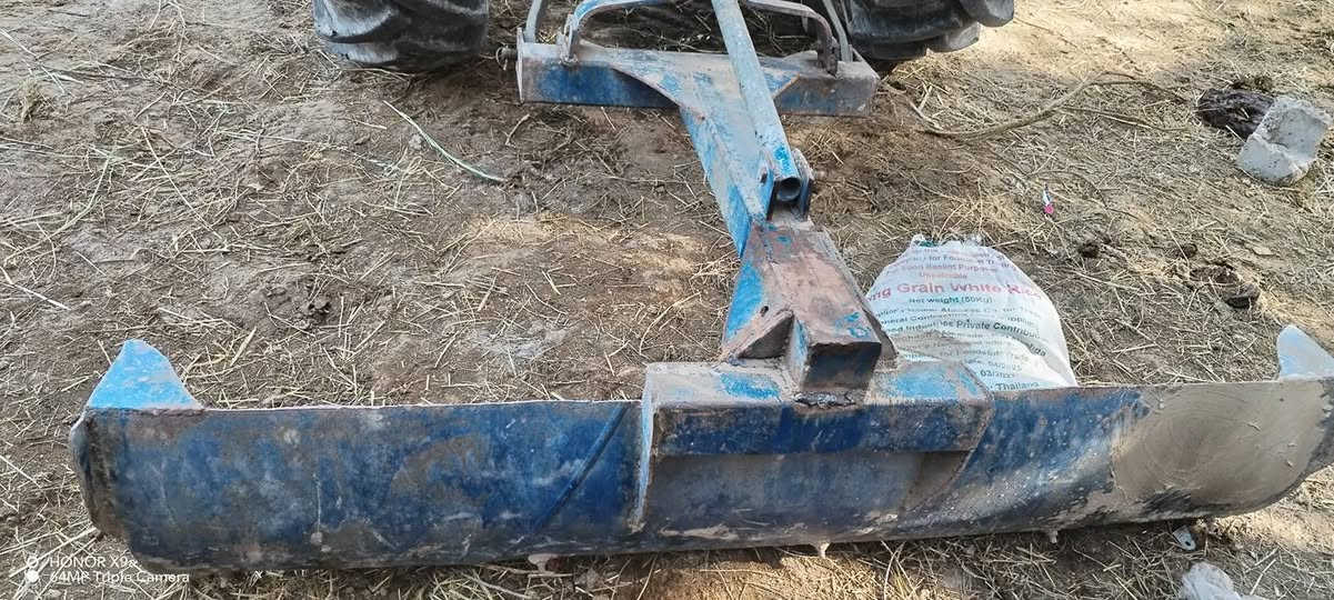 السلام عليكم
معدلان للبيع جديد مترين وربع العنوان الديوانيه الحمزه الشرقي التواصل على الخاص رقم الهاتف ***********
