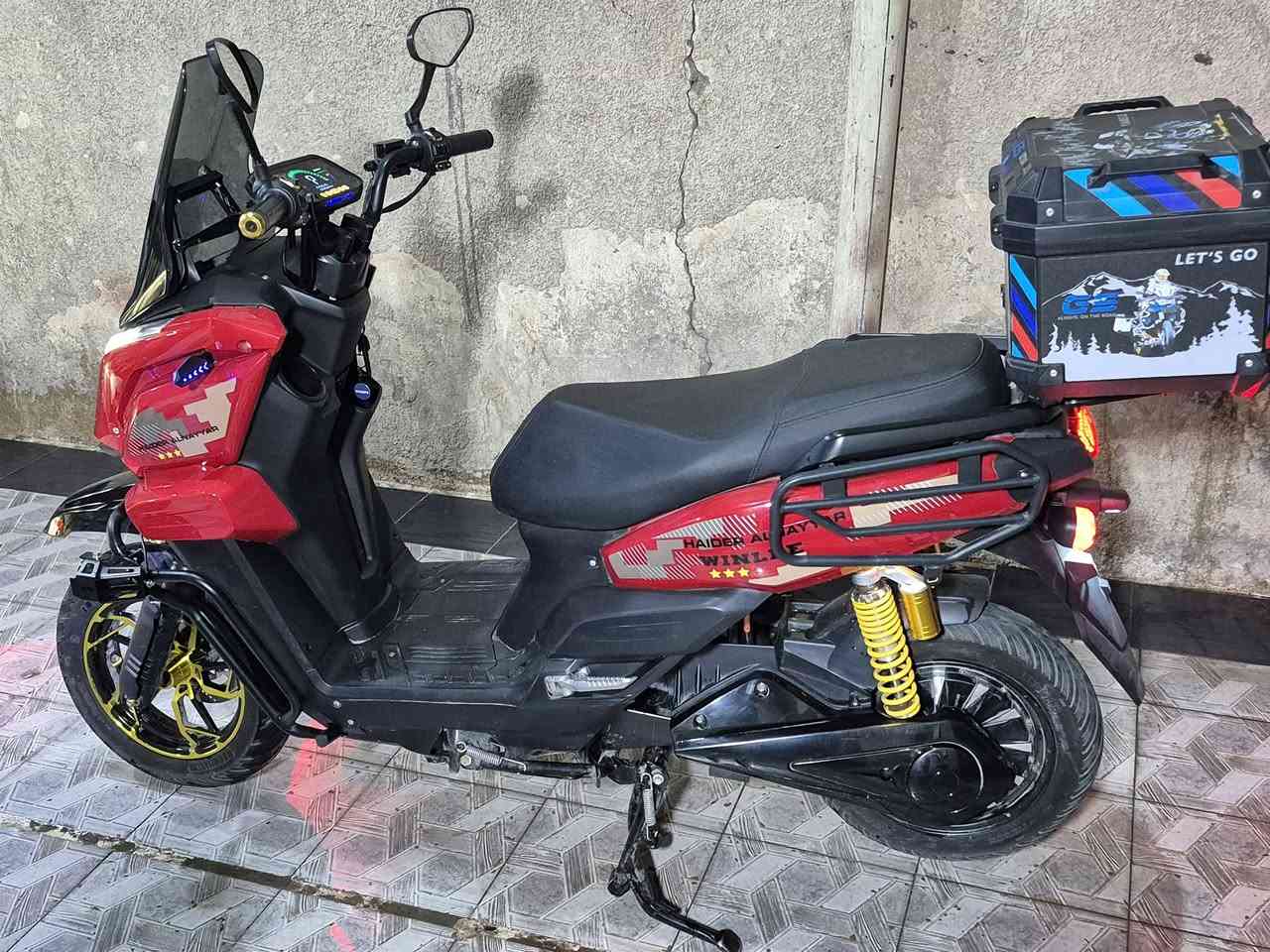 السلام عليكم ورحمة الله وبركاتة...
دراجة اباتشي Winlee الأصلي باب الاول موديل 2025بعدة جديدة لوك اخت الزيرو مكفولة من الشخط

ملف 3000W  حقيقي

6بطاريات مسطرة حجم 40امبير عاكس چراڤين Winlee
72V

4تحويلات سرعeco... Normal... Draeve... Sports 

السرعة 100حقيقي وشرط الفحص عل ويز

نظام البكRالرجوع الى الخلف

نظام الباركp

نظامTsc صعود منحدرات

مانع انزلاق

مسجل بلوتوثmb3

تشغيل سويج+ بصمة +كارتNFC+جهاز الانذار وقفل الامان

لايت زنون عالي ناصي... سكن لايت لد حلقي... نشرات متغيرة الوان... سطاب لايت شمعة مسطرة... دبل اشارة... اشاير يمين يسار... هورن

شاشة تاب ديجيتال  نظام تحديد الأعطال والتنبيه

بريك امامي خلفي دسك هيدروليك نظامAbs

طلاعات جانبية للراكب الخلفي

شاحن ذكي نظام قراءة نسبة الشحن والفصل الذاتي عند امتلاء البطاريات بلشحن

دبلات خلفية غازية تحكم تعلية وتنصية

مساحة تخزين واسعة +جنطة خلفيةGS

السعر مليون و200 ألف وبيهة مجال للشراي

العنوان  بغداد حي العامل 

رقمي *********** الشراي يتصل
