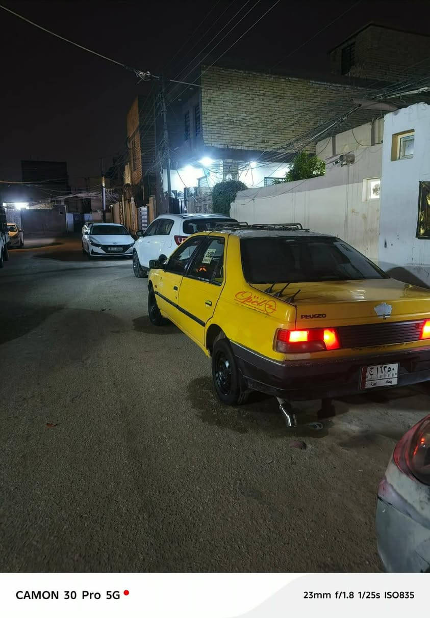 سياره بيجو  لبيع مكينه وكير خير من الله سعره 15وبيه مجال شراي يتصل بل رقم بي وتساب ***********
