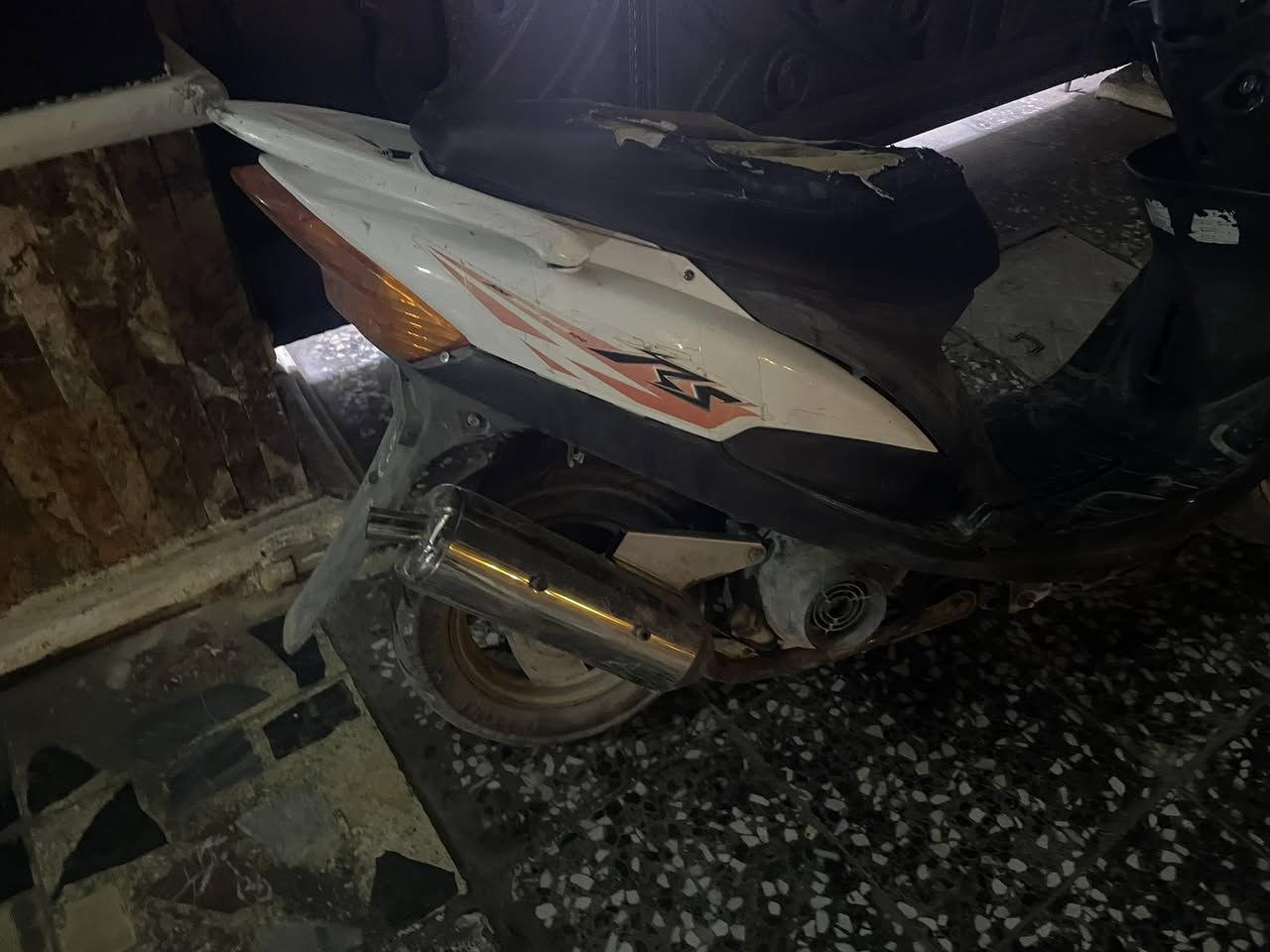 السلام عليكم دراجه ماكس عدله للبيع نكره سلف هندر شغال شلعه ومعدل دشبول لونين دراجه 55 عوزها بس لحيه مفطوره السعر 550 بيها مجال لطيبين رقمي *********** مكاني بغداد الدوره
