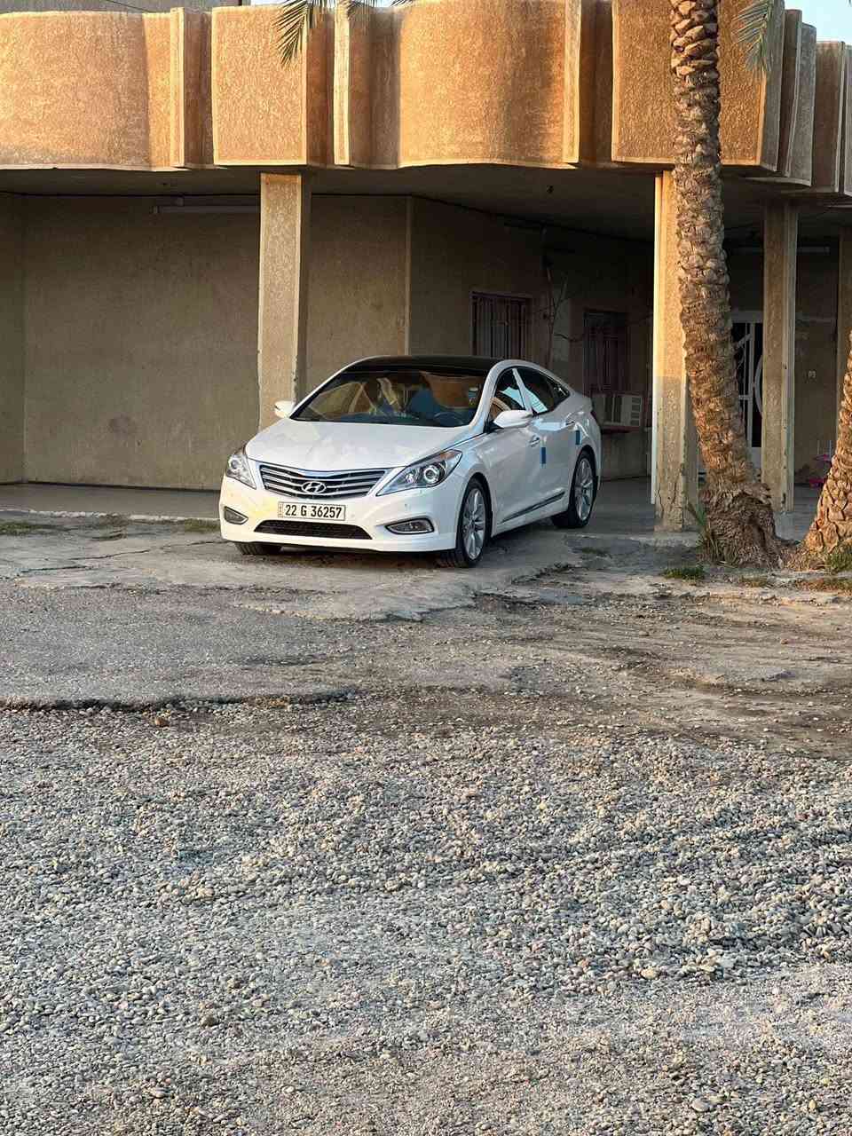 السلام عليكم
ازيرا ٢٠١٤ كفاله عامه فول مواصفات ماشيه ١١٠حقيقي موجود سوناره بالمنشور 
السعر ١٥٥ وبيه مجال حك الجيه
***********
