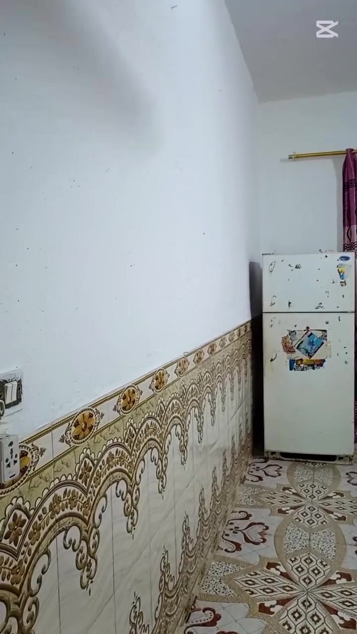 دار للبيع حي الرحمه الثانيه واضح باتصوير ركن علئ شارعين البيت  (100) متر كامل خدمات ( ***********)  بنأ طابوگ بنيان حديث
