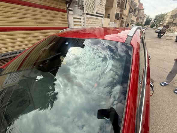 السلام عليكم 
للبيع كيا سبورتج 2021 خليجي نظيفة السيارة مال بيت ماشيه 42 الف كيلو محرك 2.0 
مواصفات : 
بصمه 
كشنات كهرباء 
شاشة كبيره 
كامرة خلفية 
حساس امامي + خلفي 
كشنات جلد 
تحكم ستيرن 
مثبت سرعه 
مري شفط كهربائيه مع البصمه 
داريف مود 3 وضعيات 
قطعتين تبريد 
سياره نظيفه بدون صبغ بيها فقط بارد بل جاملغ الايمن اقل من شبر 
السعر 20،000$ للاستفسار ***********
مكاني بغداد الوزيريه
