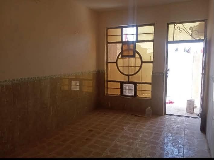 سلام عليكم بيت للبيع !
في الحسينيه المساحه 67 متر طابق غرفه مطبخ واستقبال وغرفه نوم وبيتونه كبيره وترهم غرفه ب المستقبل كدام البيتونه البيت مناقصه اي شي + ملاحضه هاي الصور قديمه حالياً البيت متعمر وبي البيت مؤجر ينفع استثمار او بيت الك موقع البيت خلف شارع ابوسمير السعر 55 وبي مجال .. للاستفسار 
***********
