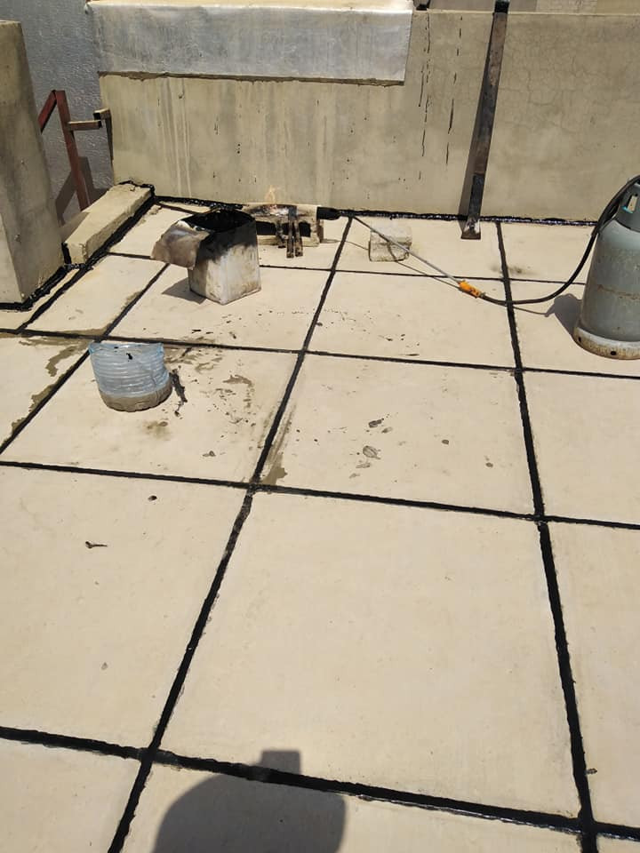 اسطة فخر دين لعمل الاشتايكر بكافه موصفاته الهندسيه من فلين ونايلون وزفت متر١١الف    واضافه وقلع ماستك متر٢٠٠ القديم وقلع الاشتايكر وعمل الايزوكام متر٥٠٠٠ وبضمان ٢٠ سنه  للإستفسار على الرقم *********** وتدللون باي وقت موجودين
