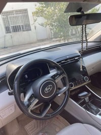 للبيع توسان موديل 2022 خليجي مكفوله من الضربه والصبغ والتبديل فقط بارد...