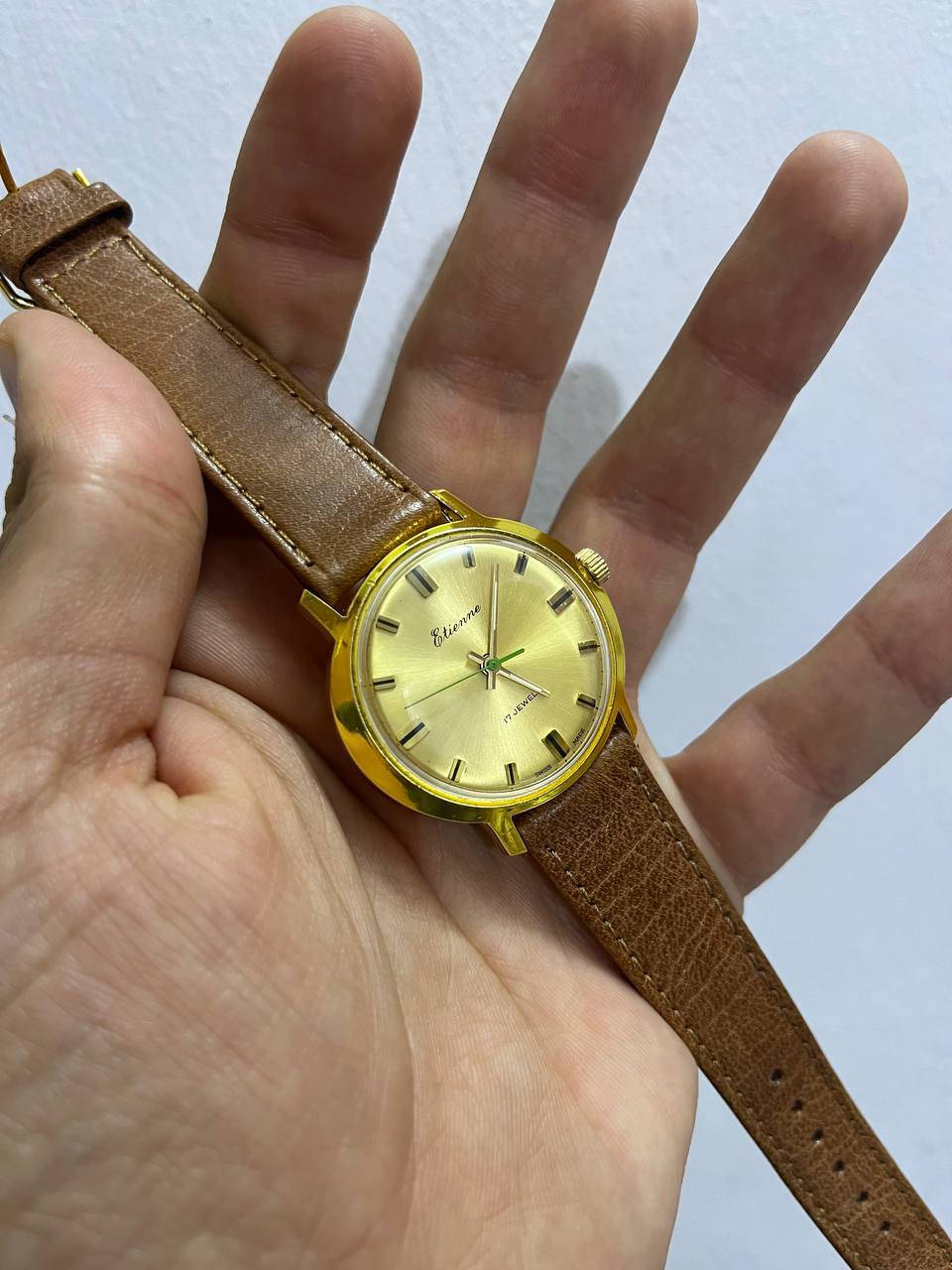 ساعة نصب تكويك ماركة أيتني سويسرية
قطرها 39 

سير جلد طبيعي 

نظافتها جدا عالية

لامينوس 

وقت مضبوط ميه بالمية 

السعر 85 الف 

توصيل متوفر


**إذا كنت صاحب هذا الإعلان وتريد حذفه لأي سبب، رجاءا أرسل رسالة إلى الدعم الفني**