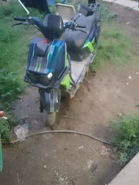 دراجة شحن للبيع تقرة ملف 6بطاريات كبار 3نمر سرعة 100رقم 07865474221