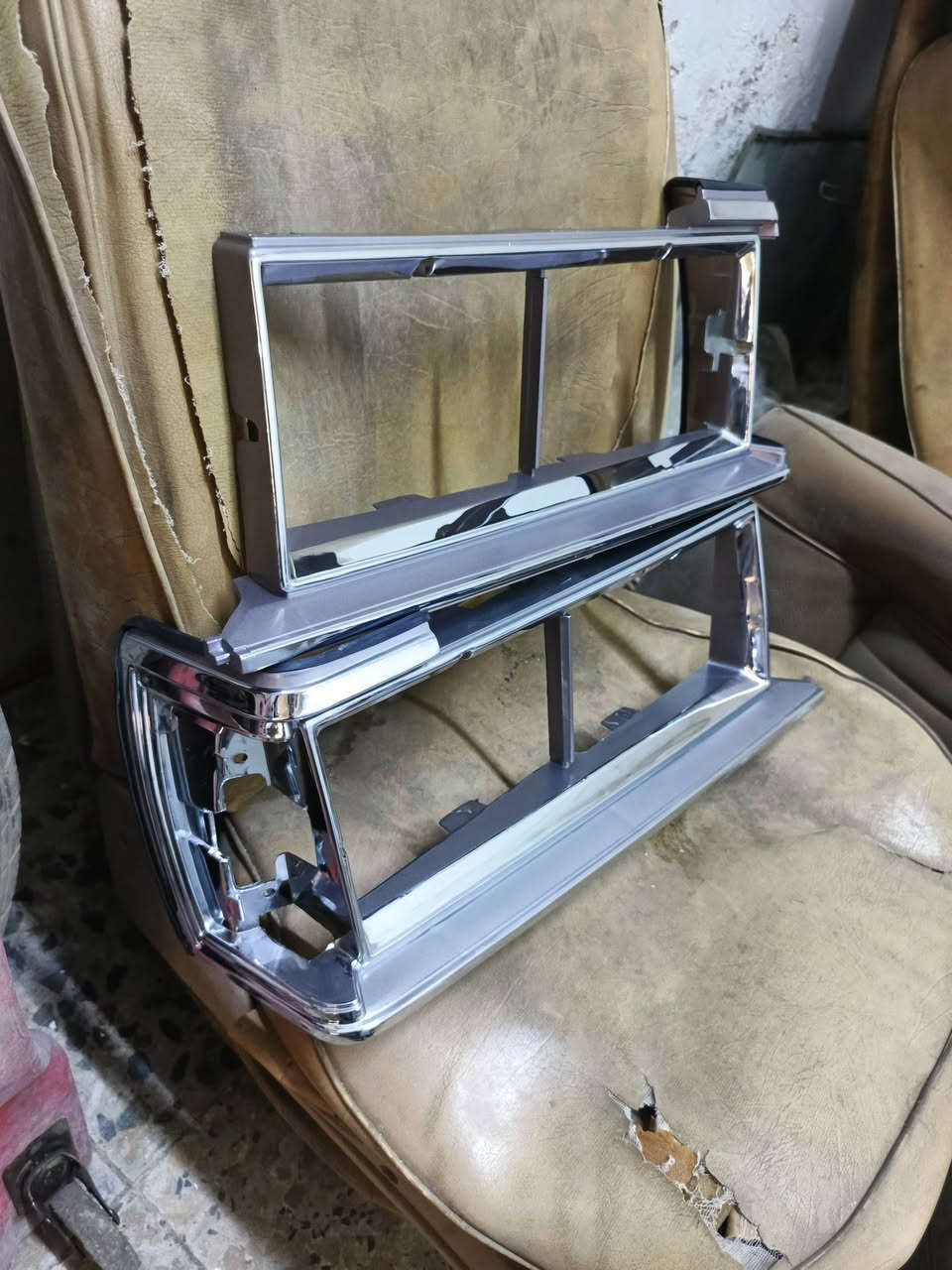 غراض كرونا تفصيخ وجديد اصلي شركة اي شي تحتاج اتصل *********** عنوان المحل شارع النضال مقابل محطة وقود البتاوين احمد ياباني
