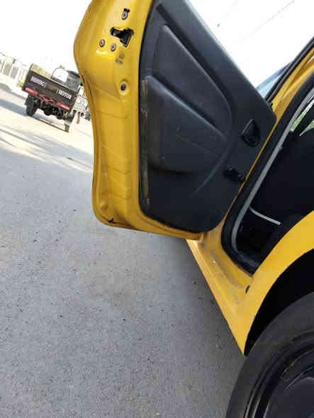 رينو لوكان 2010 مصفره ه‍يئه كير مكينه مكفولات تبريد شغال ظفيره بلاديه بيها مكانات صبغ ابيع حزام سياره صفاحها موس عدله تجي وشوفها  نظيفه واي خياس مابيها وترايك وين ميعجبك تشلع شلع خير من الله عارضها ب 35 وبيها مجال *********** مكاني بغداد مدينه الصدر
