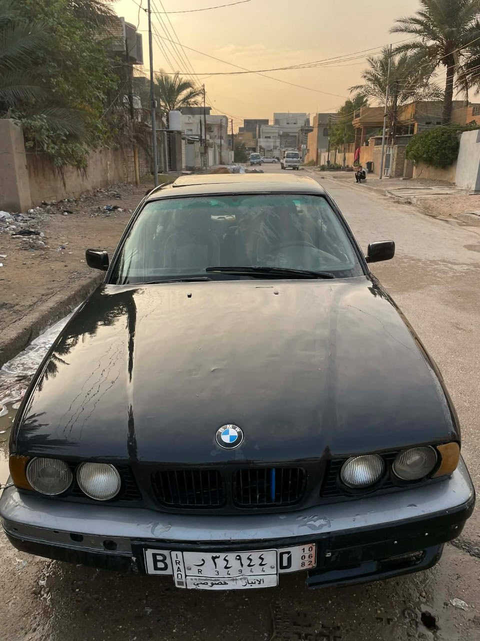 بي ام دبليو حجم 535 موديل 91 بجم عريض محرك وكير اوتو جدد سيارة رقم انبار ألماني شرط التحويل نواقصه/ دعاميه امامي خلفي  وصدر امامي خلفي وغرفه دوشمه الكشنات وصالنصه الهوائيه والوصطيه وكتفات الجام والسنتر لوك الي جوه كوشن الخلفي عاطل/ باتري جديد جامه اماميه وخلفيه جدد تم تخفيض السعر المطلوب ب 28 ورقة من الاخير وكلشي ذاكر ولتكلي شبيه مابيه بغداد الحريه تلفون ***********
