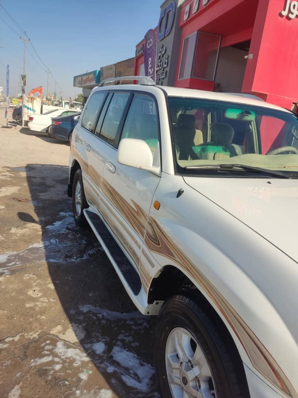 لاندكروزر للبيع مديل 2007 اصل فول مواصفات بيه الباب والجاملخ صبخ فقط الي مشر عليه رقم بغداد دولي بسمنا مداور ثاني يوم السعر 195 وبيه مجال قليل التواصل على الرقم *********** 
العنوان النجف
