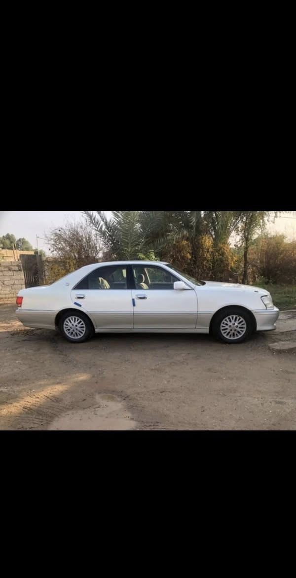 السلام عليكم ملكة موديل 2003 للبيع
كريستال خلفي دكمتين محرك في في تي 2.5 
كير محرك شرط صدر امامي خلفي شرط 
تبريد تدفئة كلو شرط شغال كهربائيات فول 
تايرات جدد لويات جدد سيارة لا رصعة ولا شخوط فول نضافة
السعر 32 وبيها مجال للاستفسار ***********
***********
