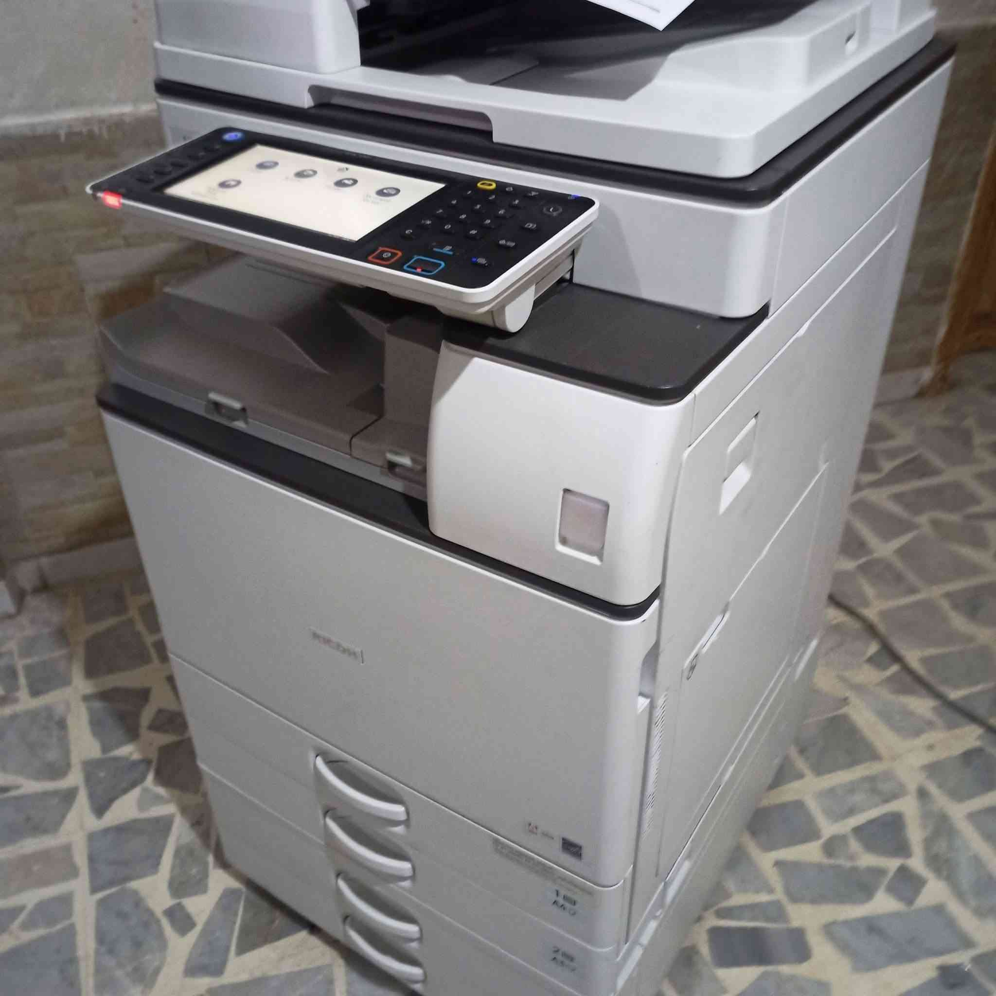 سلام عليكم طابعه ريكو mb5054
الطابعه فول نظافة نظافتها 100‎%‎ مابيها اي عطل 
للاستفسار:***********
