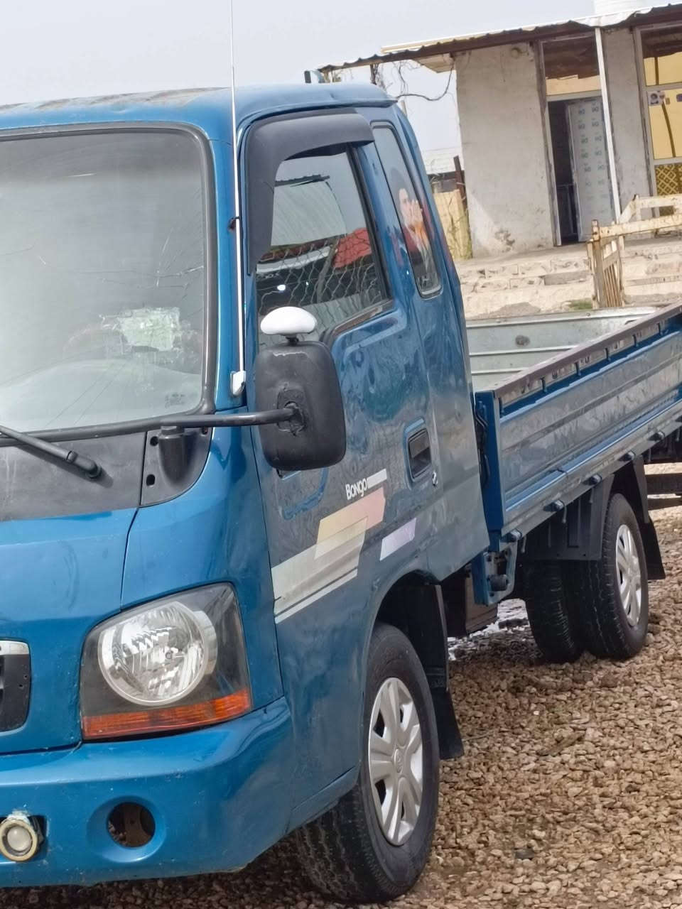 السلام عليكم قرده ام عيون السياره كفاله عامه من كير ومحرك واكسل وشاصي موديل 2001 ام الحاكيه العنوان بابل الحمزه الغربي للاستفسار الاتصال على رقم ***********
