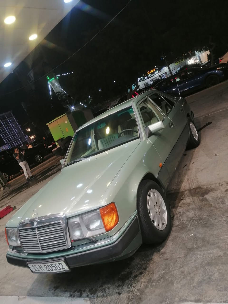 السلام عليكم 

مارسيدس دب  موديل ١٩٨٩ 
محرك ٢٥٠٠ بطة
سلات جام كهربائي
تبريد شغال
اربعة جام اخضر اصلي
تحويل ثاني يوم
رقم صاحب السيارة
*********** 
مكلف بالنشر
مكان السيارة بغداد
السعر ٦٢ورقة وبيهة مجال
