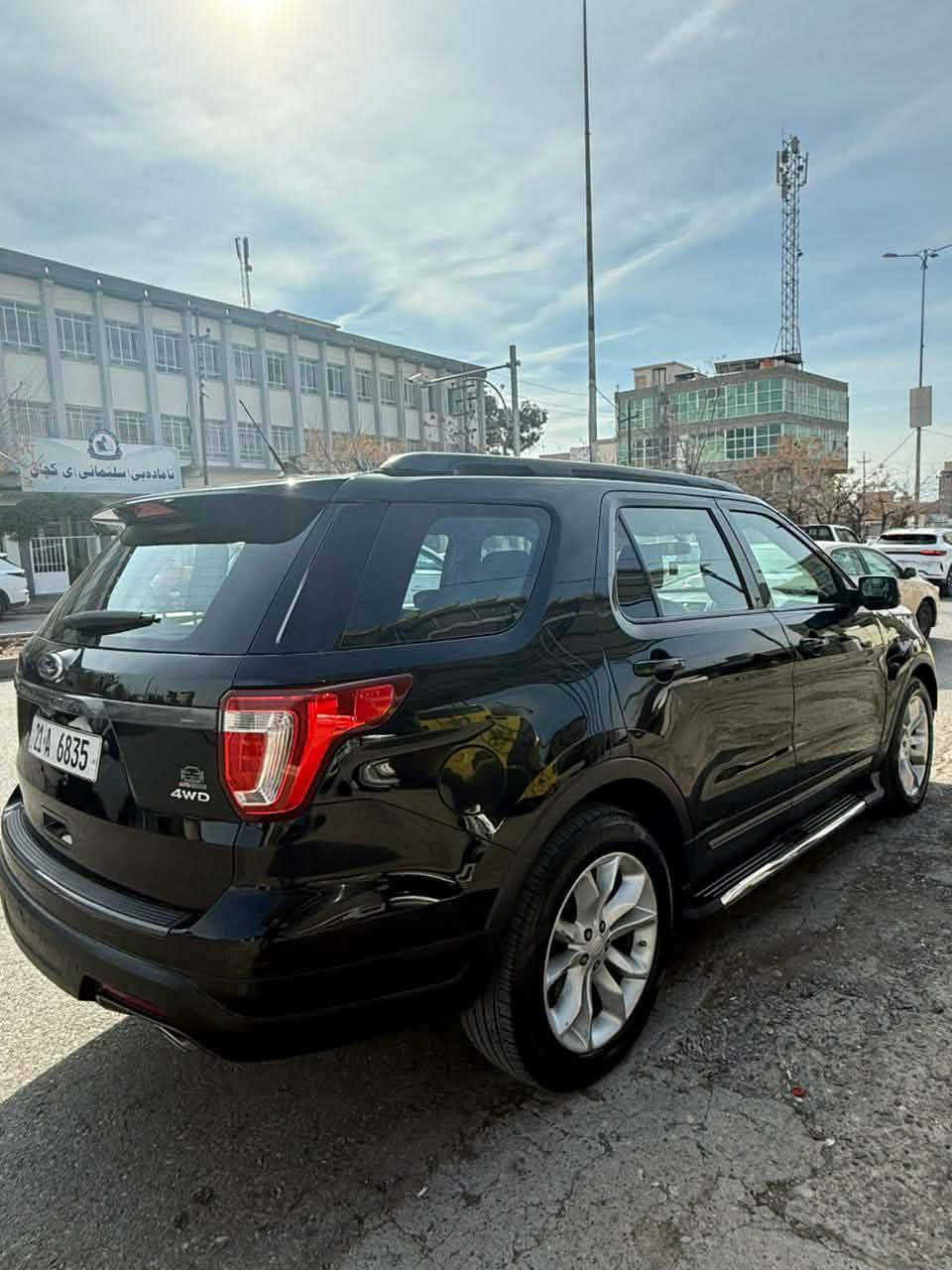 Ford Explorer 2018 XLT

دەبڵ ئەکسل 
ڕادار 
کامێرا 
شەغال 
تڕاکشن
تەحدید سورعە
سێ شاشە 
سێ ڕیز کوشن 
ناو ڕەش
لایت زینۆن و عەدەسە
کوشن هیتەر 
کوشن کارەبای 
سێ مۆدی لێخوڕین 
چوار تایەی تازەی لەسەرە

سەیارەکە فولە و تەنها سڵایت نیە 
گێرو مەکینە و ئەکسلی بەشەرت 
بۆیاخ ـ بۆنیت و چەمەلەخ بەبێ ناوگرتن بەبێ قرچ بستێک دەرگای دواوەی سەکن لەگەڵ بستێک سارد  
هیچ مەسرەفێکی نیە و ماڵی دۆستە 
تەنها84 هەزار مایڵ ڕۆشتوە .
سەنەوی و هەزەی تازەیە تا ٢٠٣١
ئەو ڕەقەمە جوانەشی لەگەڵایە 
نرخ155گەڵا مەعامەلەیەکی زۆر کەم السليمانية, العراق


**إذا كنت صاحب هذا الإعلان وتريد حذفه لأي سبب، رجاءا أرسل رسالة إلى الدعم الفني**