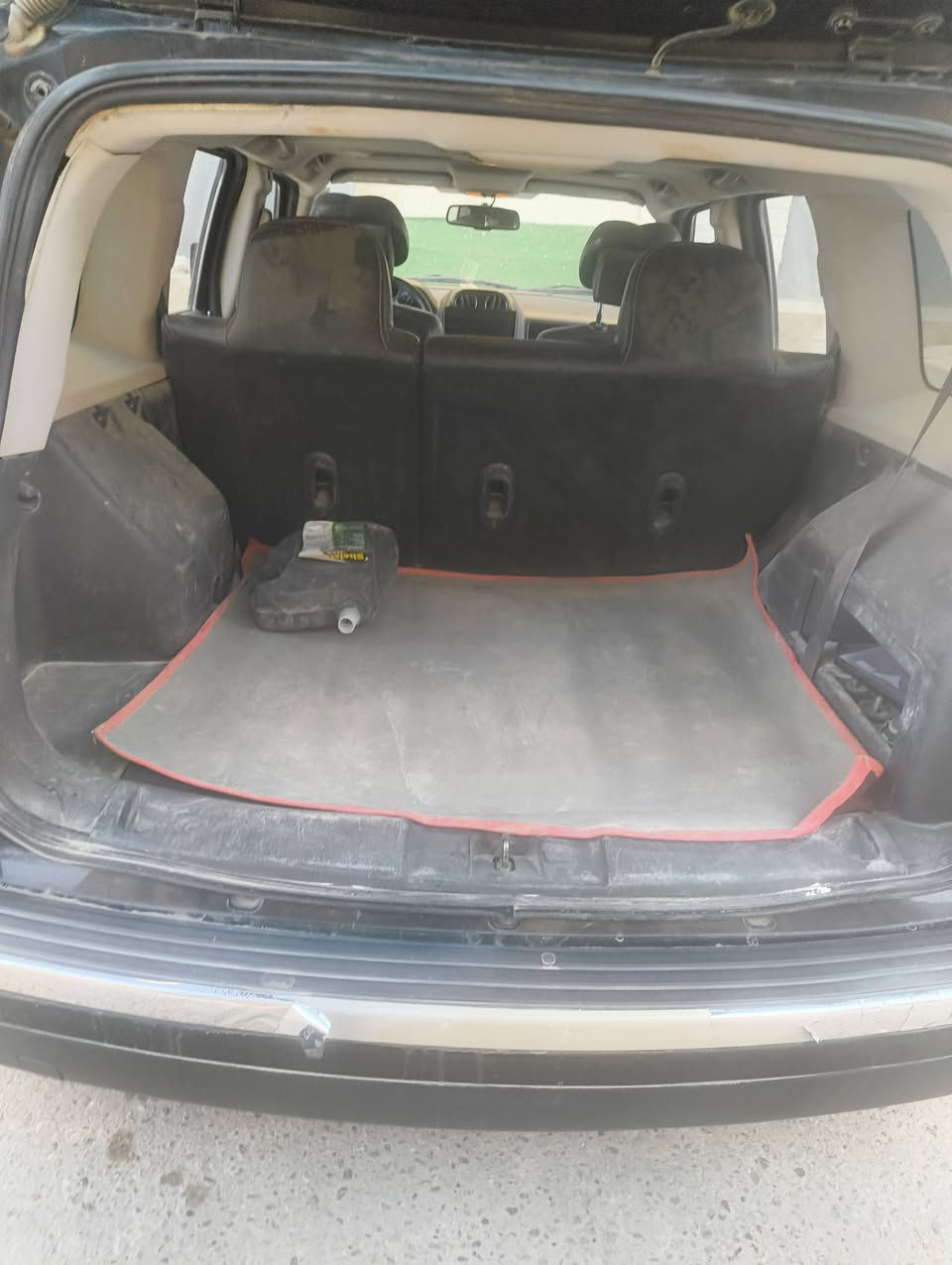 السلام عليكم
جيب باتريوت 2017 بيها صبغ 3 قطع وارد امريكي ضربتها جاملغ خلفي مواصفات كاملة مكينة جديدة وحدادية وتخم تاير وكير ع الشرط للاستفسار .. ***********
