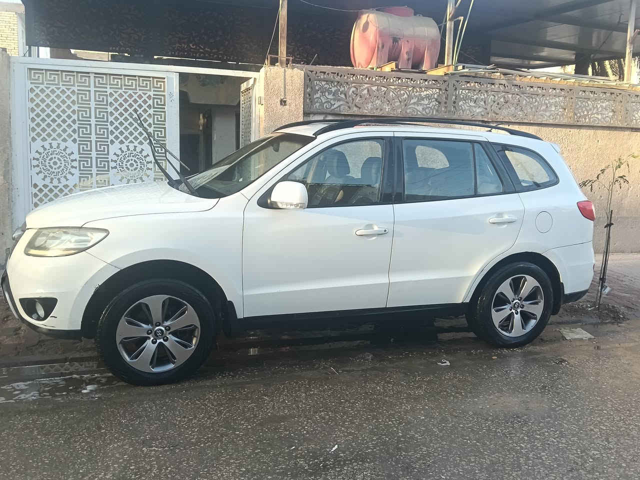 سلام عليكم سنتافي 12محرك 2400سبعة راكب بيهة نص جاملغ وربع باب صبع رقم اربيل صاقط تبريد حدادية خير من الله تخم تاير فتحة مري شفط التصال ***********
