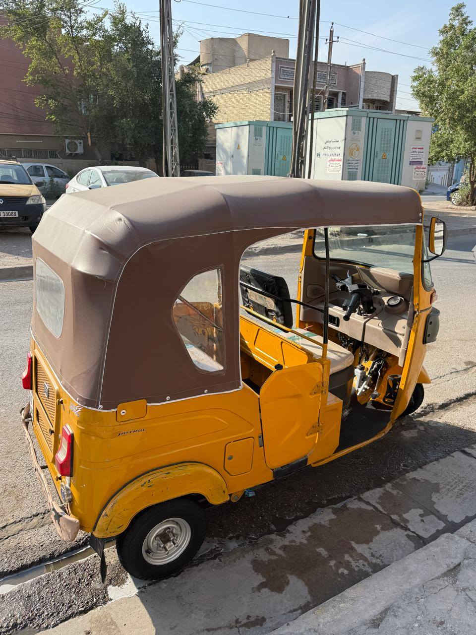 سلام عليكم تكتك موديل 2021  بيه طخات  بسيطه  العنوان الشعب  يم سوق اربع تلاف السعر 8ونص وبيها مجال 
رقم الهاتف ***********
