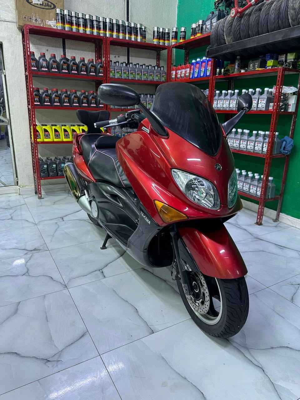 سلام عليكم تي ماكس 2008 لون احمر ماشيه26 بيها تجوه دراجه كفاله عامه ***********
