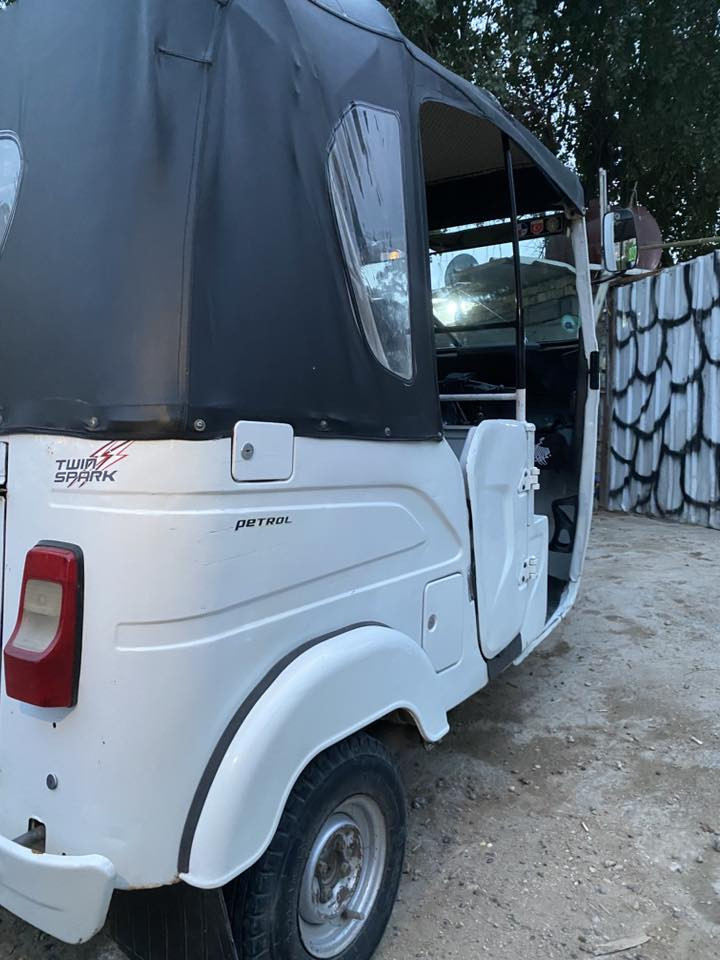 سلام عليكم تكتك للبيع المديل 2022تكتك خير من الله جاهزه كبل لشارع رقم وسنويه تحويل ثاني يوم مكاني بغداد حي العامل رقم الجوال - ***********
