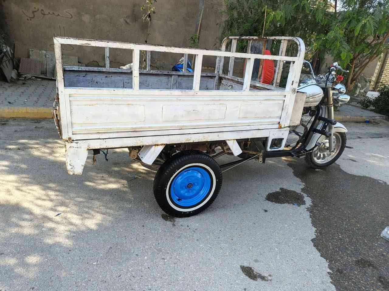 السلام عليكم ستوته امتيار للبيع  مديل 2009 شاصي مكفول مقدم جديد تواير خطه  رقم اسود وسنويه راعي موجود بحي الحكم مكاني رميثة ***********
