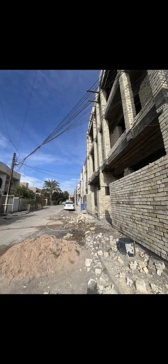 السلام عليكم 
مشتملات للبيع  قيد الإنشاء شغل درجة اولى  موقع مميز تسليم مفتاح خلال شهر عدد ٢ مساحة كل مشتمل ٥٥ متر واجهة ٥ متر ونزال ١١ متر ٣ طوابق ٣ نوم غرف كبيرة وصحيات عدد ٢ 
حي الجهاد المخابرات قرب شارع ٢٠
للاستفسار ***********
