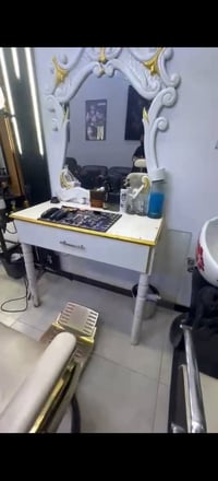 ميوزة ملكية • مغسلة شعر • شهداء البياع