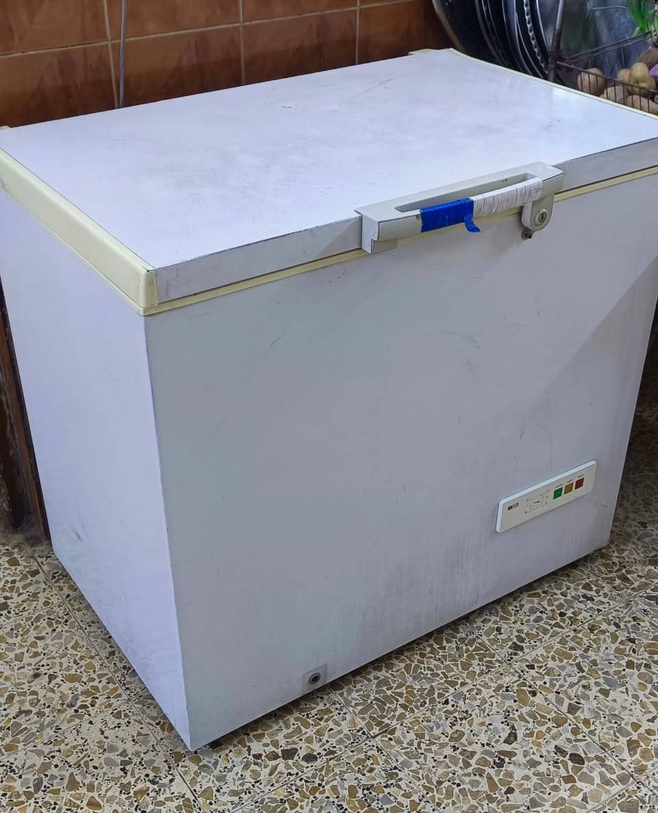 مجمده حجم ١٢ للبيع نظيفه كلش السعر ١٢٥ المكان بغداد الجديده الاتصال ‏‪***********‬‏
