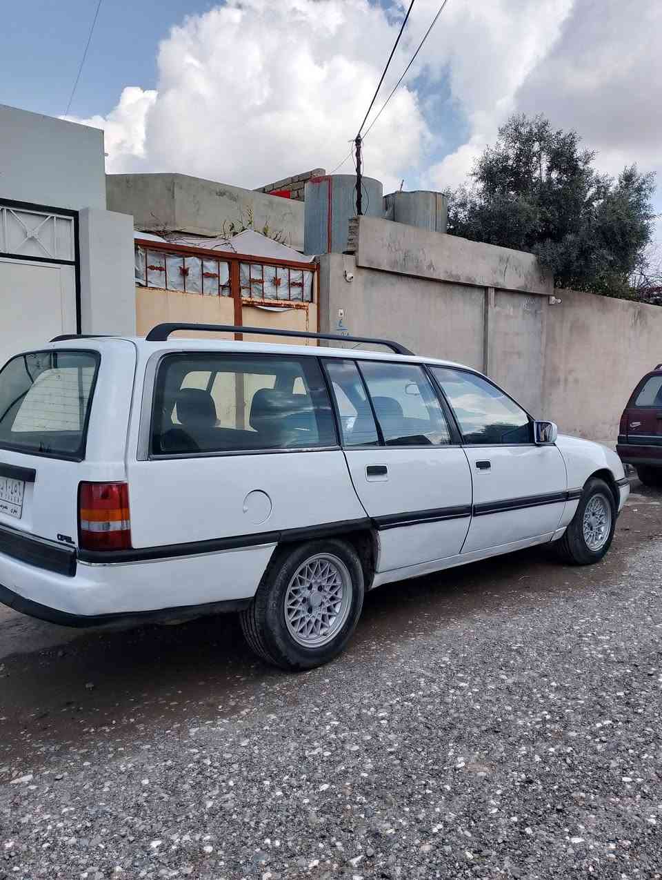 #للبيع_أوبل_أوميگا
موديل 1989
صاحبه الشرعي من الموصل 
السعر 32 وبي مجال
للأستفسار ***********
