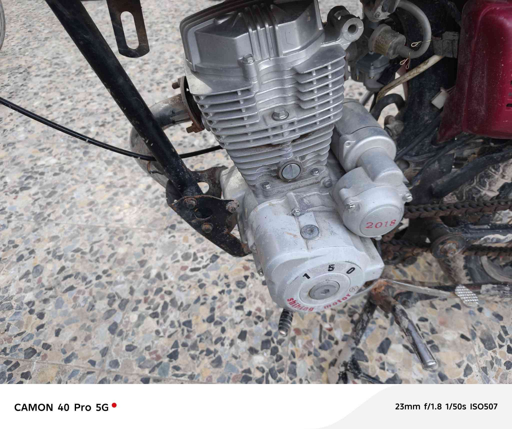 دراجة فولل للبيع
دراجة ٢٠١٨مكينة ما مفتوح فول شلعة معدل  نصبة كلش حلوة لدراجة بليتة ورقم شاصي اضوية ونشرات ورة يعني مفولة الدراجة والسلولي دگة دگة

السعر 350وبيها مجال مكاني حلة ابي غرق تواصل فيس موجود ورقم ***********
