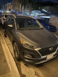 توسان ٢٠١٩ أمريكي ضربته خفيفه موضحه بالصور ماشيه ٤٨ ألف. محرك ٢٤٠٠ فول...